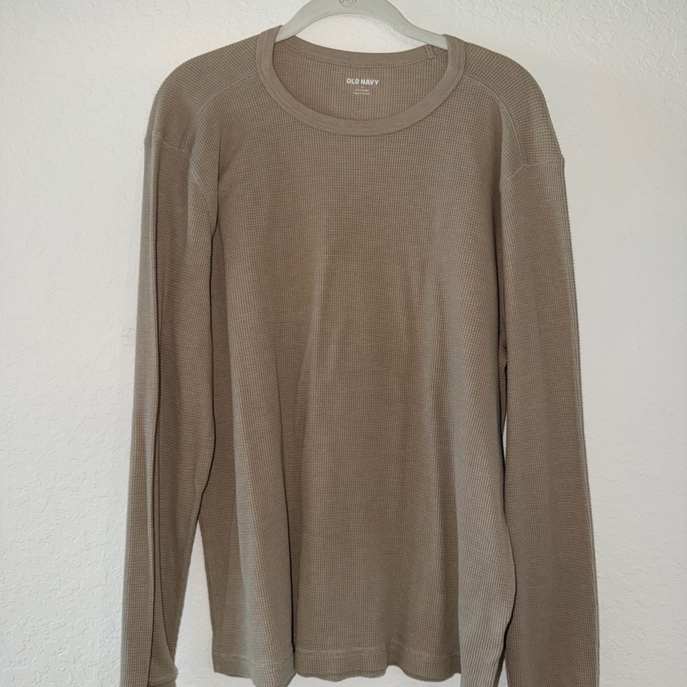 Old Navy Men's Beige Long Sleeve Tee
